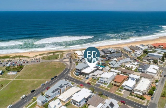 Relax in luxury and style with stunning ocean views at Merewether Beach Haven