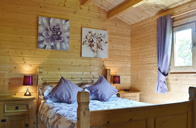 Relax in the hot tub whilst admiring beautiful views over the surrounding countryside.