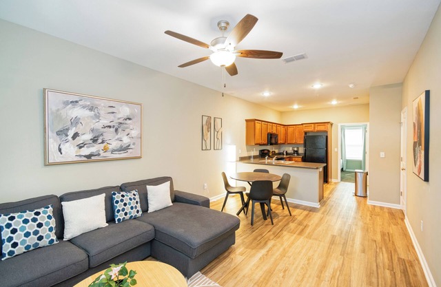 Relaxing 3bd 3bath Tallahassee Condo