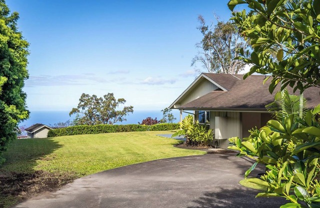 Relaxing and Peaceful Big Island Home Kailua Kona