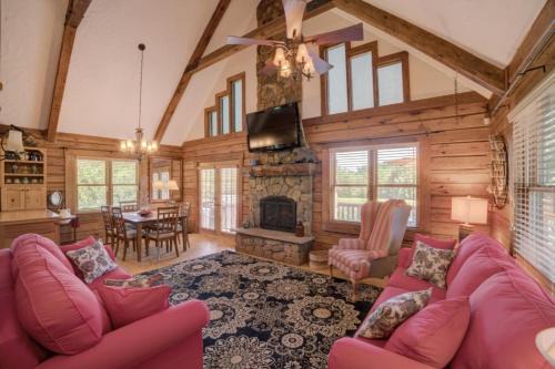 Relaxing Equestrian Retreat With Full Amenities