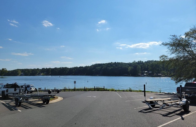 Relaxing getaway, Badin Lake NC