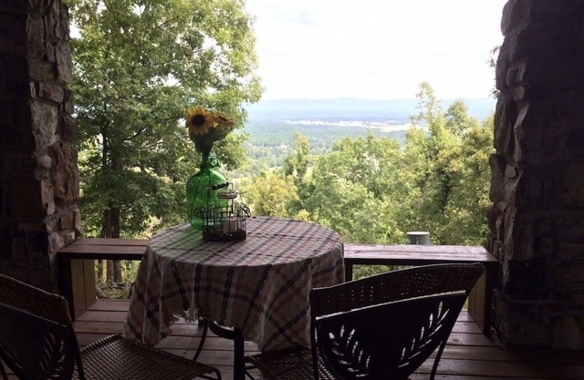 Relaxing Mountain Top Retreat