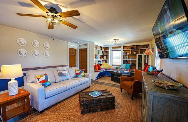 Relaxing Suite | Retreat Steps from Milford Downtown Buzz