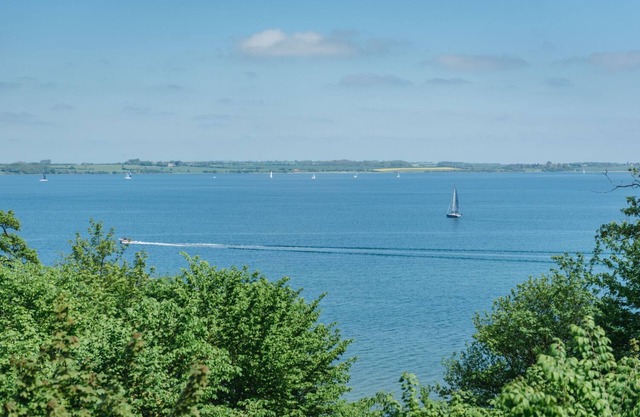 Relaxing vacation with sea views, sauna & fireplace right on the Flensburg Fjord