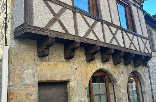 Remarkable house from XVIth, renovated, ideal pied-à-terre for visiting the LOT.
