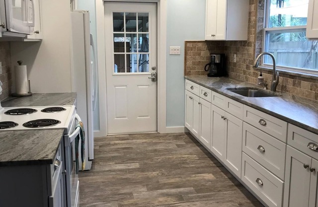 Remodel COTTAGE - NEW PHOTOS TO COME - Animal Free Property