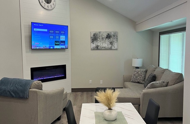 Remodeled 1 Bedroom w/Additional Sofabed, relaxing in the Galena Territories
