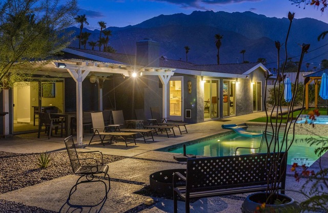Remodeled Gem with Pool, Hot Tub, Fire Pit, Grill & Putting Green
