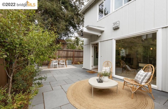 Remodeled Quiet Townhome with Spacious Yard - Walking distance to UC Berkeley