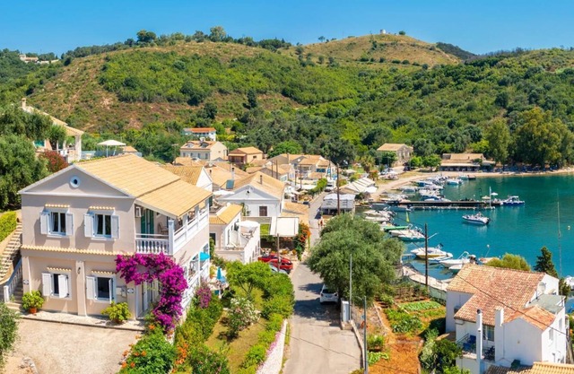 Renoula - Two Bedroom Apartment, Sleeps 5