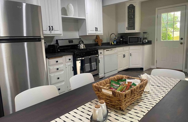 Renovated 2Bed/1Bath cute housenn