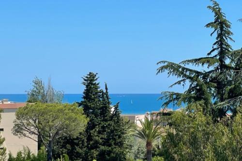 Renovated apartment - 2 bedrooms with balcony