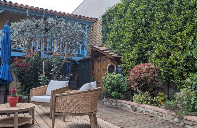 Renovated barn with garden access