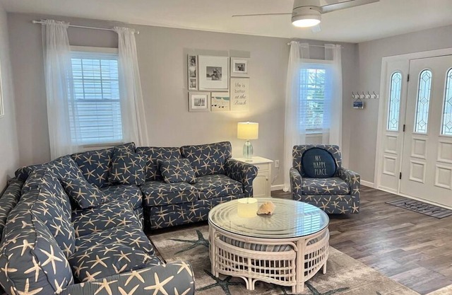 Renovated Condo/3BR 2BA First Floor Unit Near South End Beach Access