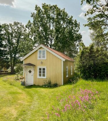 Renovated Cottage By Lake Rydbos