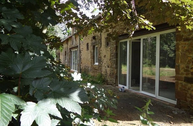 Renovated Farm Near Le Mans: 4 Bedrooms, Modern Amenities, Countryside Bliss, Sleeps 8