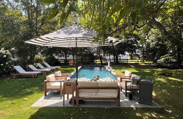 Renovated Farmhouse on Vineyard w/Heated Pool, mins from Beach + Farm