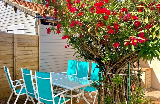Renovated house near the beach with enclosed garden and parking