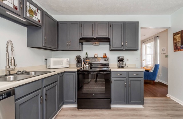 Renovated |Pet Friendly |Fully Fenced Yard |Large Deck |Charming Knox Home |Family Friendly |UT