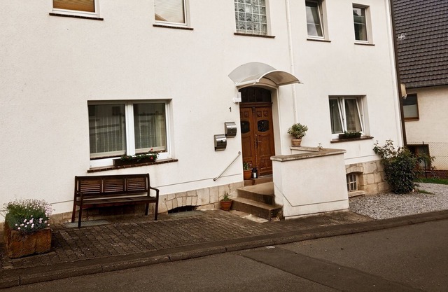Rent lovingly furnished holiday apartment/mechanic apartment for 4 people
