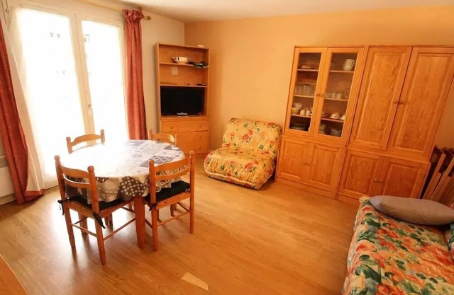 Residence Hotel De France - LUCHON CENTRE -2 PIECES CABINE - GRAND BALCON SOUTH - PARKING