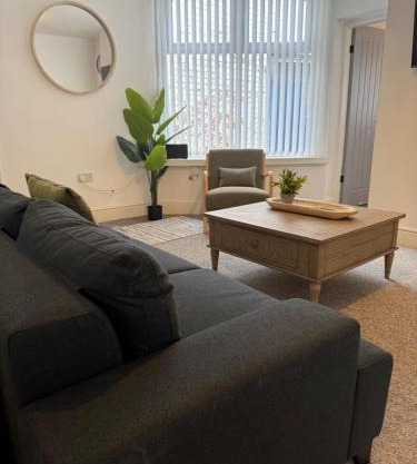 ResiLets - Stanley House - Large, Modern 3 Bed - NEW!