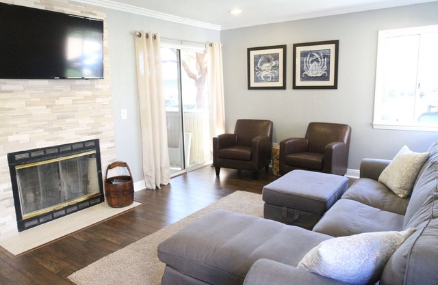 Resort Style Gated Condo - Walk to Salt Creek Beach