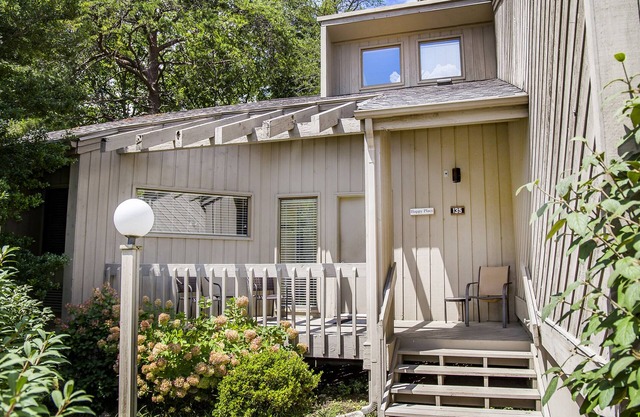 🌄Resort Vacations at Fairfield Glade TN Golf Villa with two bedrooms + loft, has 6 beds!