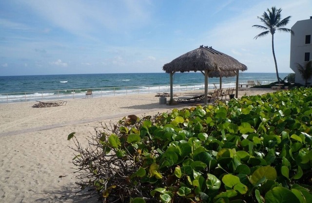 Resort Villa, Private Oceanfront Beach, Heated Pool, IntraCoastal Gathering