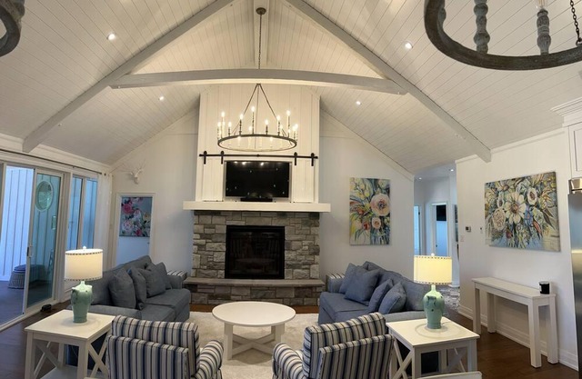 Restful, Blissful, Cheerful, Central Muskoka Escape