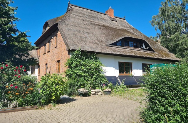 Retreat with Garden & Family Amenities