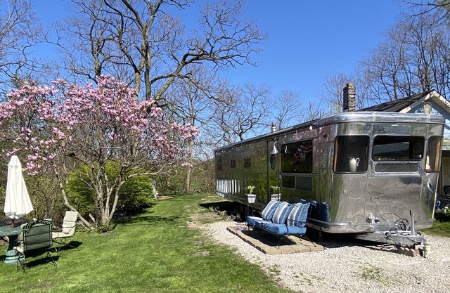 Retro 1955 Spartan mansion…