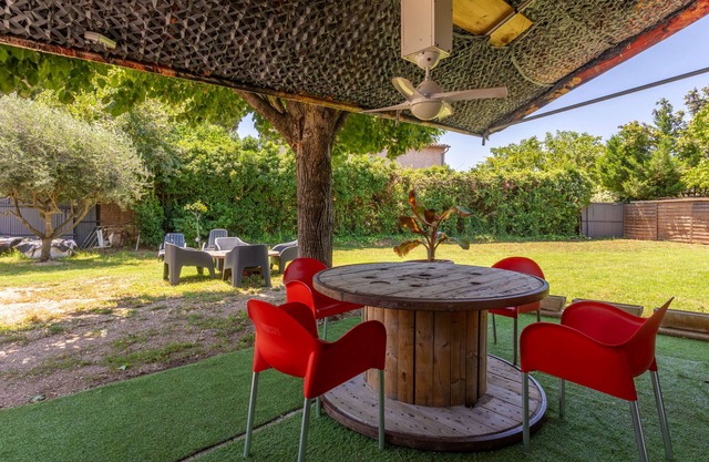 'Rez De Villa' with Private Terrace and Wi-Fi