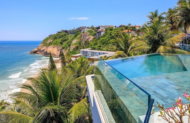 Rio017 - Beautiful villa with an ocean view in Joá