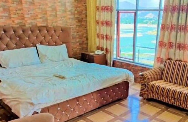 River Breeze Hotel