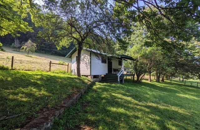 River Cabin - Single Family Getaway on the Juniata River