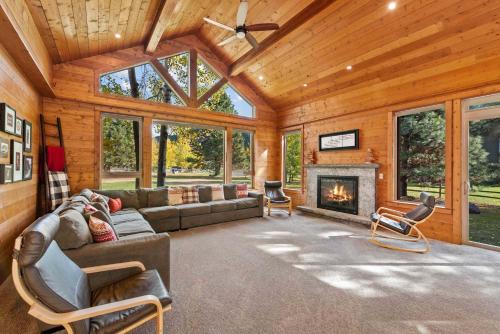 River Lodge in Plain - Alice Lodging