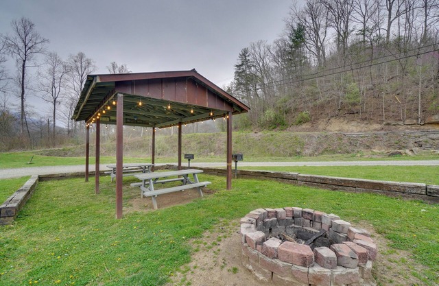 River & Trails On-Site: Briceville Getaway