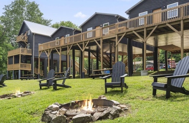 Riverfront Cabin Retreat - Cabin #2 of 5 - Sleeps 4