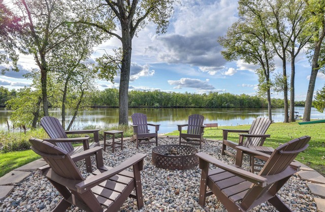 Riverfront Home w/Private Dock in Wisconsin Dells