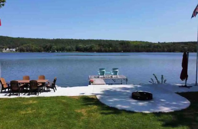 Riverfront Suites, Quinte, ON