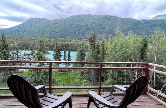 Riverside Cabin - Modern Cabin with Incredible Kenai River Views