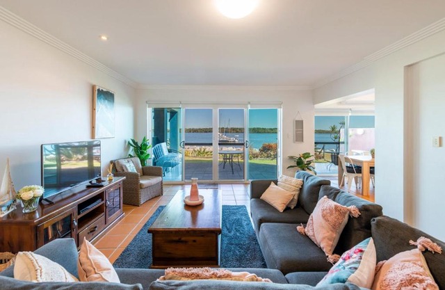Riverview Apartment 2.3