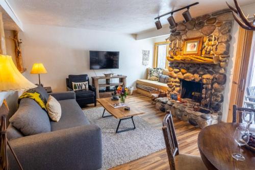 RMR: Cedars 1412 Condo in The AspensWilson WY