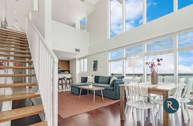 Roami at The Current | Group Friendly |4 Bed Combo