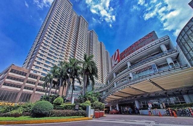 Robinson's Place Residences Manila