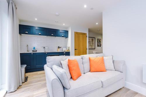 Rock Mill - Superior Apartment with Private Patio