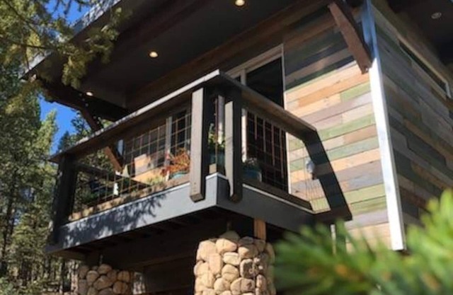 Rock Rest Eco-Cabin on 2 acre forested lot. Mins from Wolf & Wildlife Sanctuary.