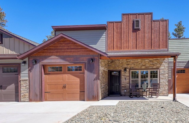 Rockerville Gold Town Lodging #10-Stay in a Wild West Gold Town-15 Minutes from Mt. Rushmore